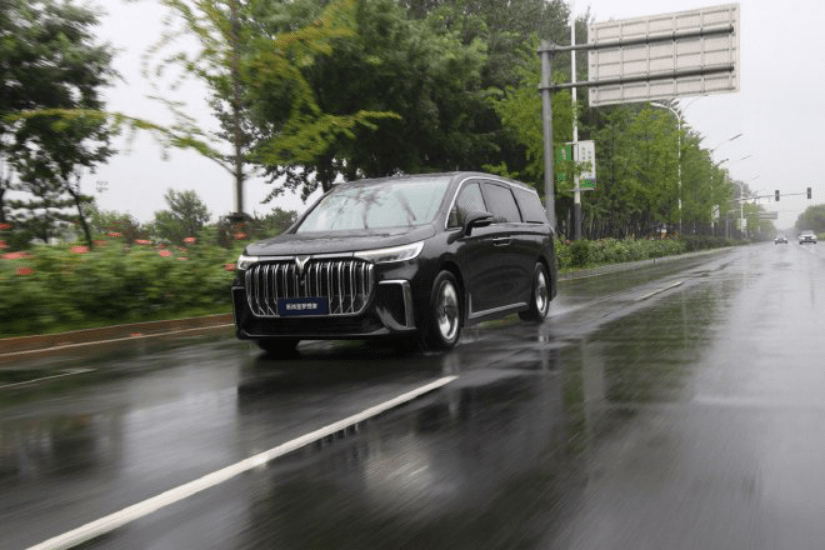 豪华再升级:2024款新岚图梦想家的全面进化_搜狐汽车_搜狐网