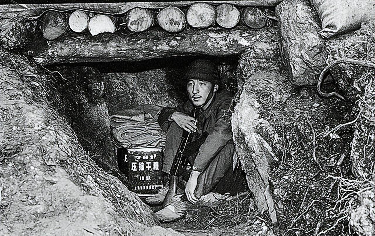 战士在猫耳洞患上"烂裆病",后羞于看病,女军医:不看咋治病_老山前线