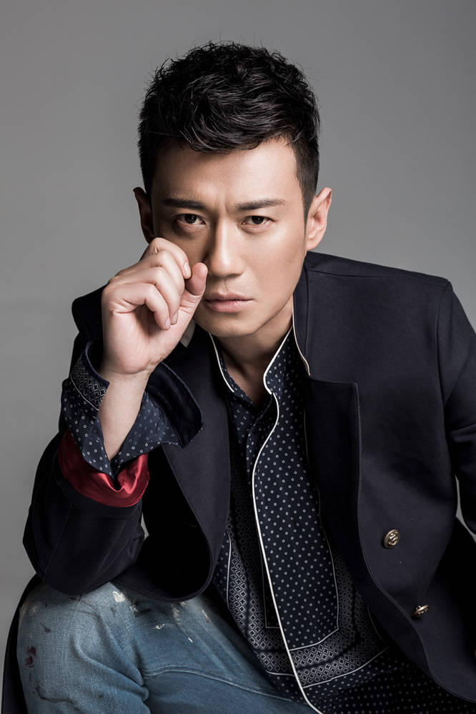 徐洪浩:比妻子大10岁,家里家外都被妻子领导,风光背后有眼泪