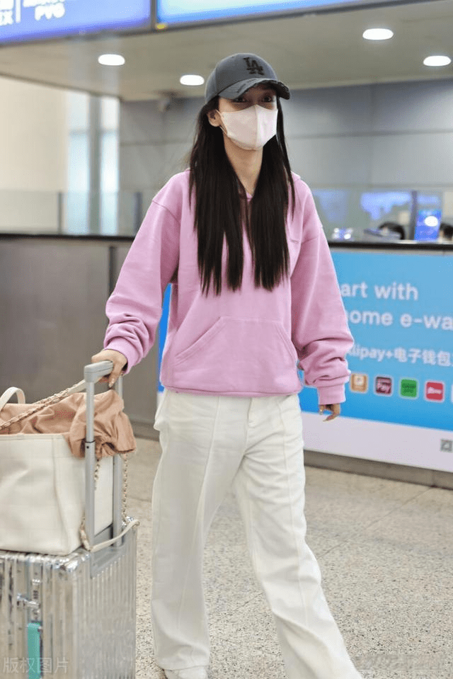 angelababy将缺席跑男录制 对接方称因行程冲突_消息_视频_工作