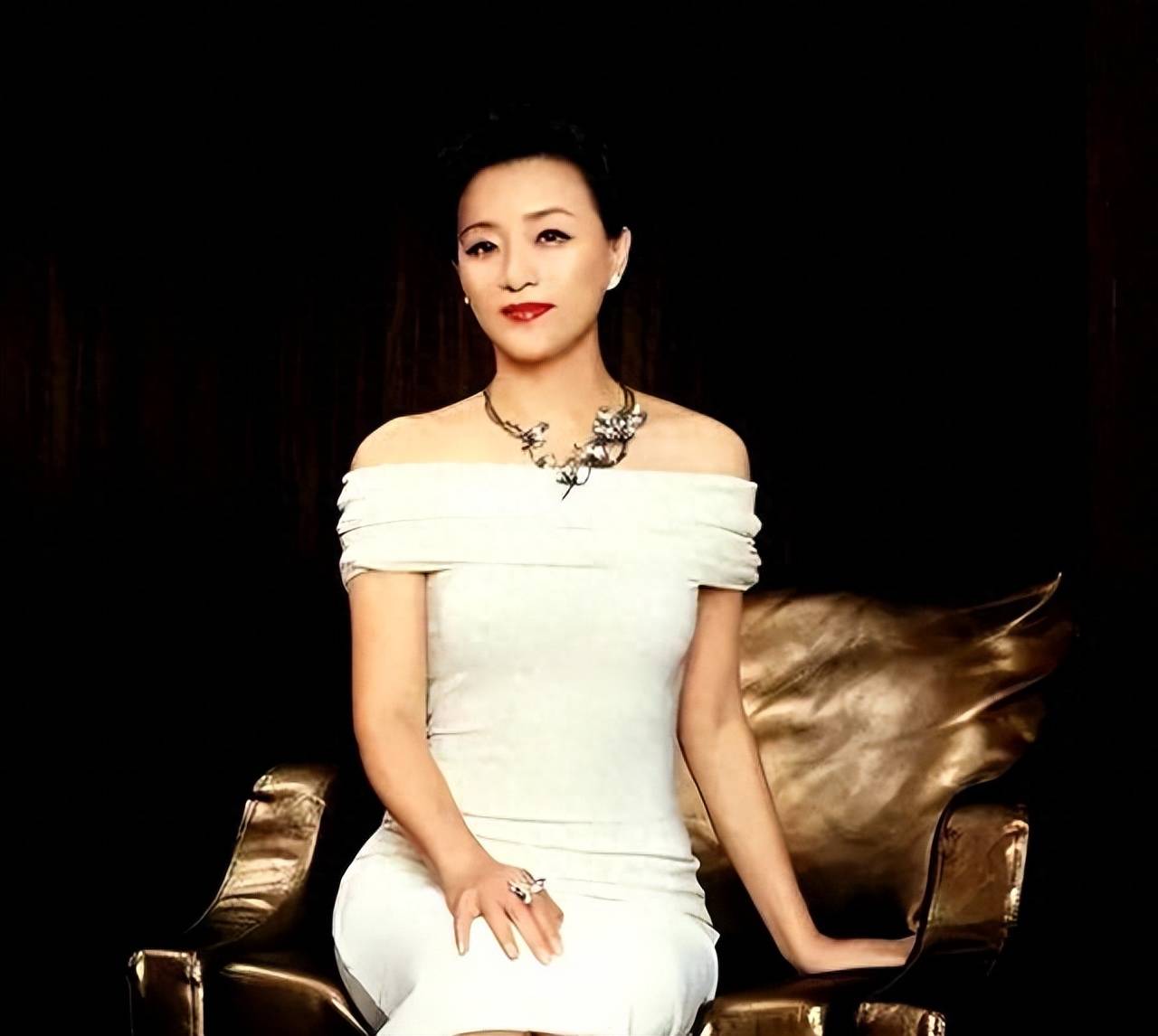 杨澜我与老公早已无爱若继续在一起对彼此都是很不公正的