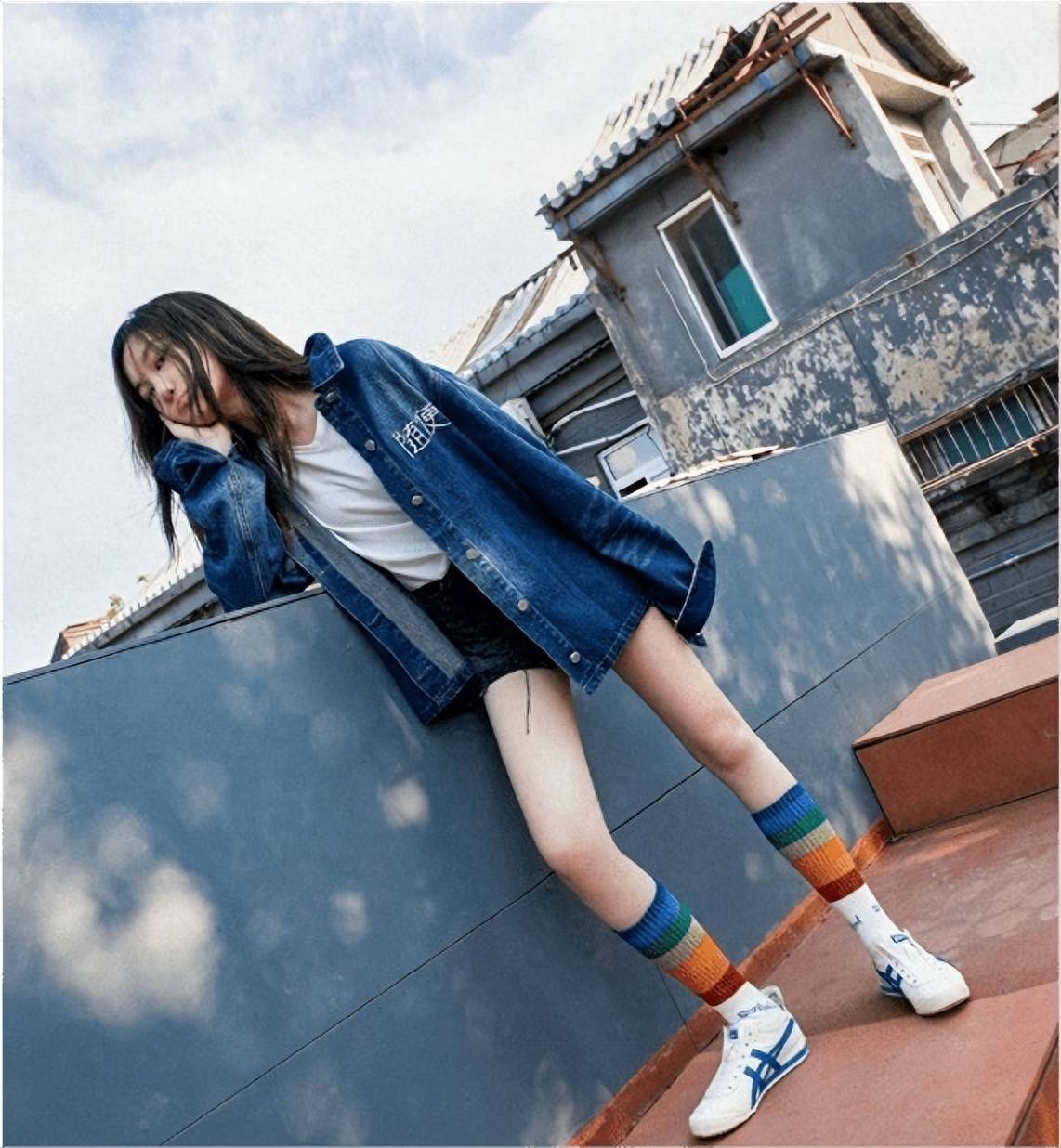 李嫣终于拿掉"兔唇"标签,整容后美出新高,神似年轻时的王菲_容颜_技术