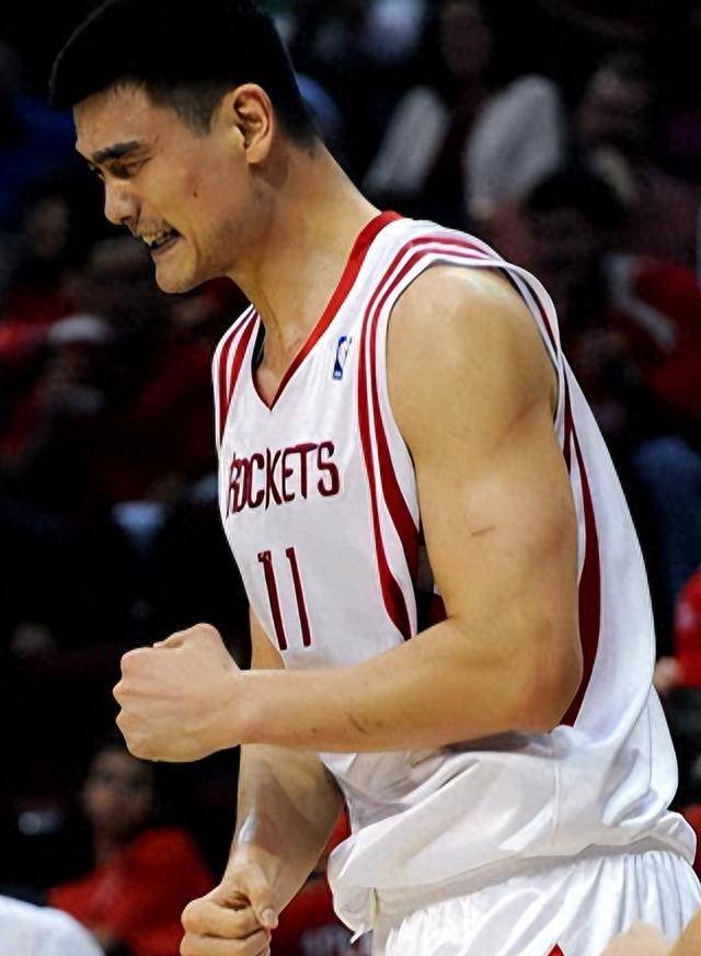 姚明的手臂,易建联的手臂,周琦的手臂,没有对比 就没有尴尬_肌肉_球员