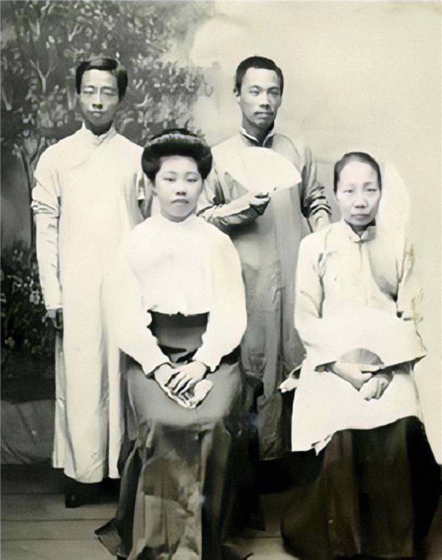 巧合的是她有一个姐姐叫羽太信子,而且还嫁给了周建人的哥哥周作人