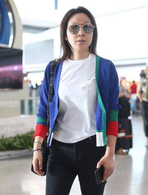 闫妮素颜模样太真实,离开滤镜也一般,气色看着不太好_进行_颜色_的