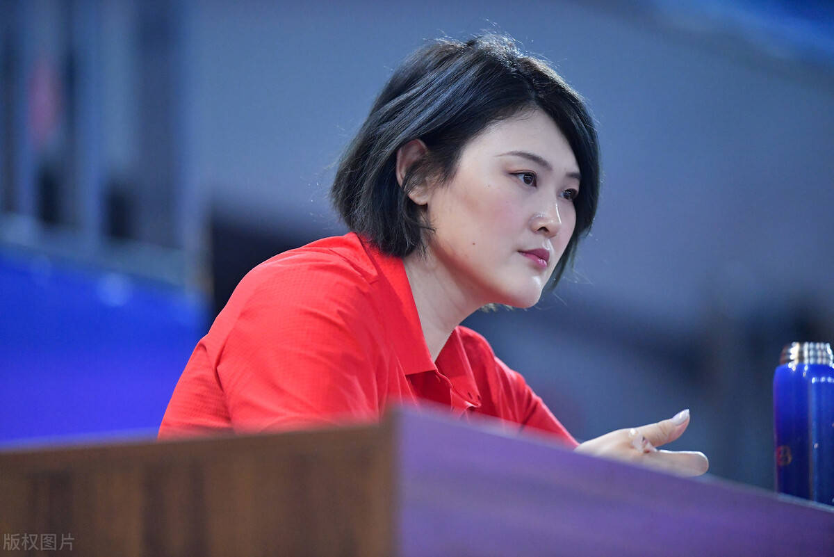 女排3消息:35岁名宿丑闻缠身,曝张常宁复出,丁霞宣布轰动决定_球迷