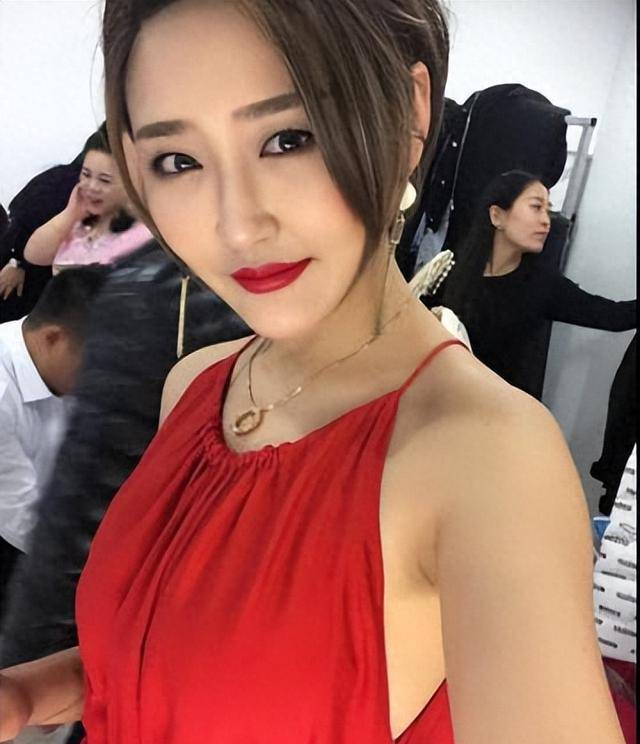 婷娜_公司_春晚