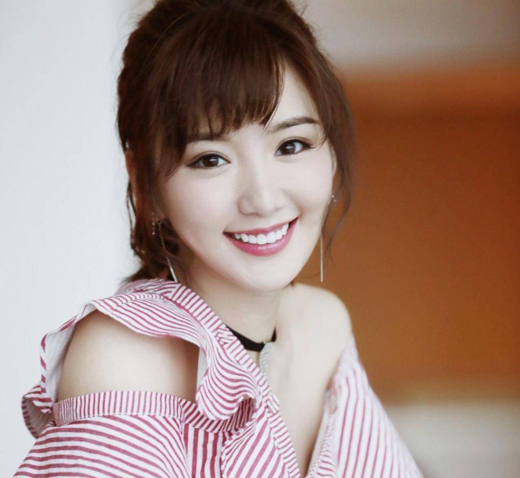 毛晓彤真的把白昊天演出了一种朦胧的感觉.