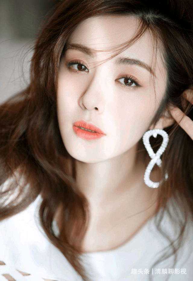 王晓晨清纯写真照,甜美迷人,女神范十足!_嘴唇_眼神_电视剧