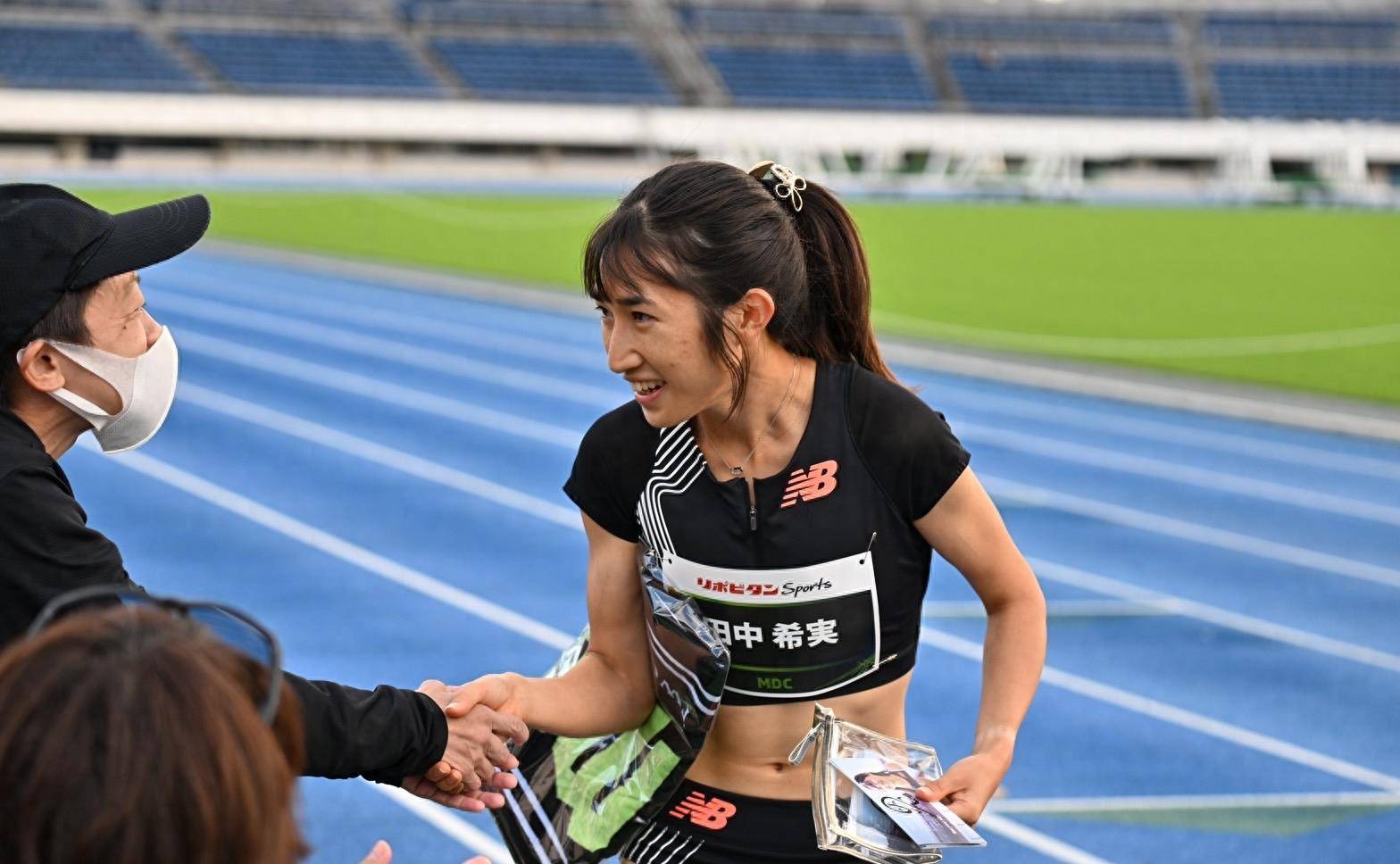 田中希实1000米连冠!