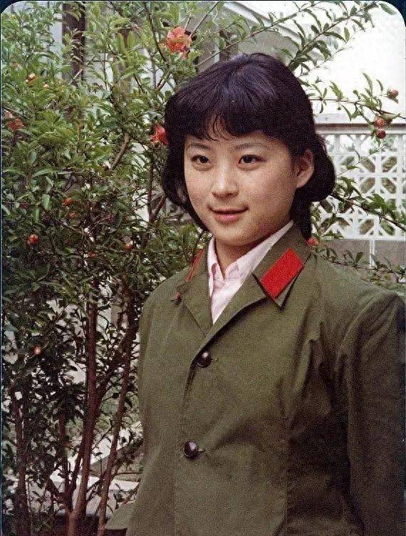 87红楼的彩云变身商界女强人,为了爱情去美国,却遇到现实版贾环_李曼