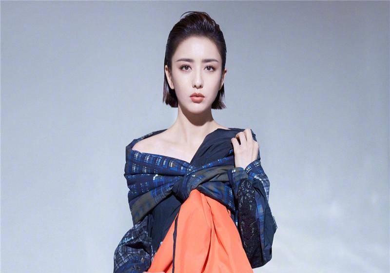 大家都知道,佟丽娅的婚姻生活并不是那么的顺利,当初她与陈思诚能够