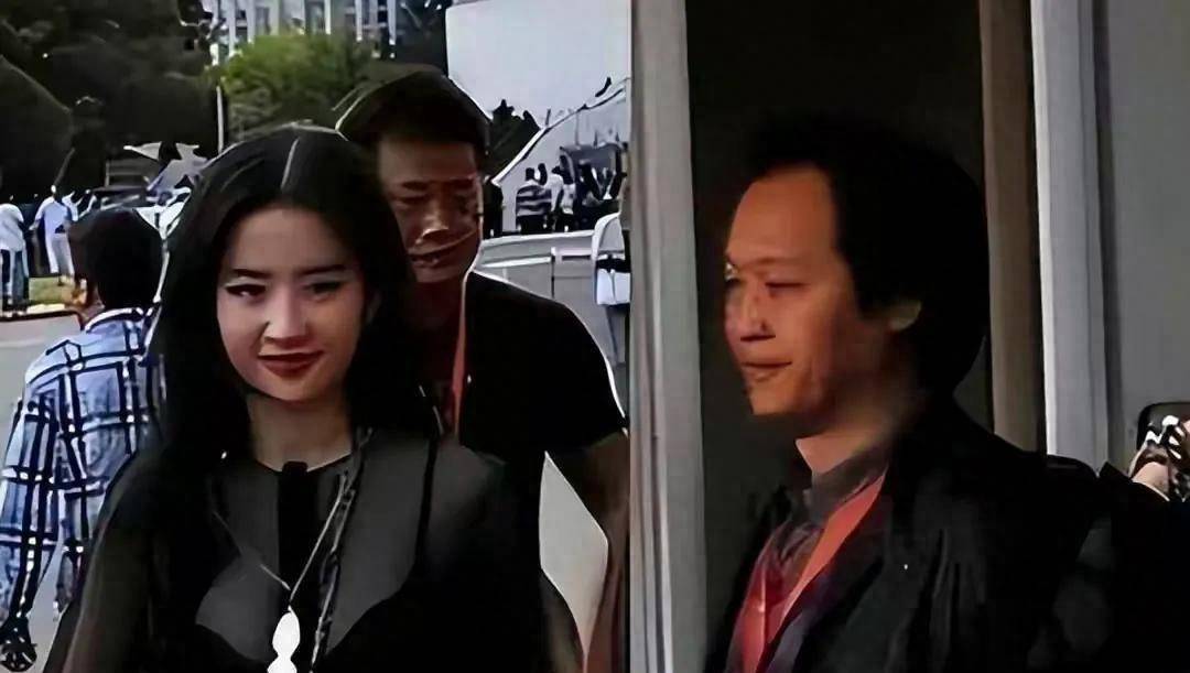 王思聪突然爆料刘亦菲十年前被神秘的教父收养.