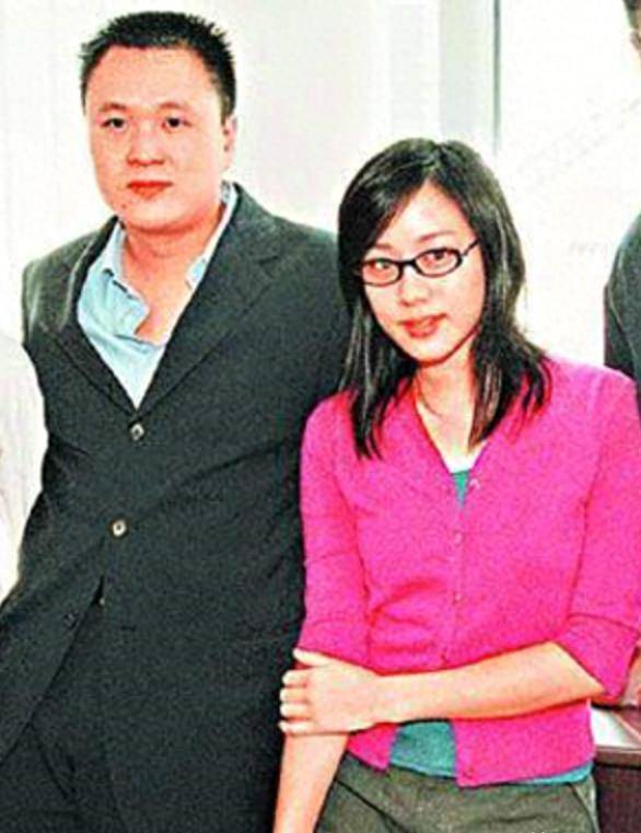 被雪藏,被力捧,陷入"三儿"事件,林嘉欣活出了不一样的高度_张洪量