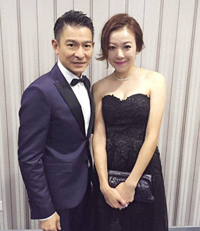 "从红极一时到落魄"的7位女星,一个比一个可怜,她捡剩菜叶吃_徐怀钰