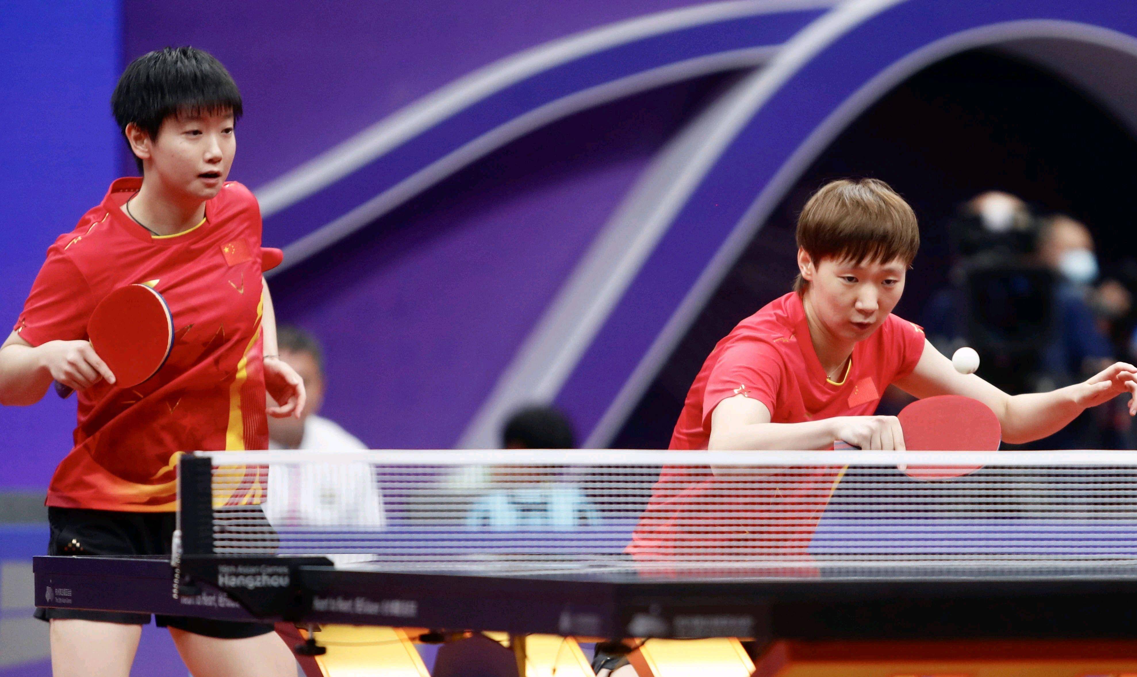 双方是合作关系,王曼昱跟孙颖莎不存在单打竞争,因为有两个名额_比赛