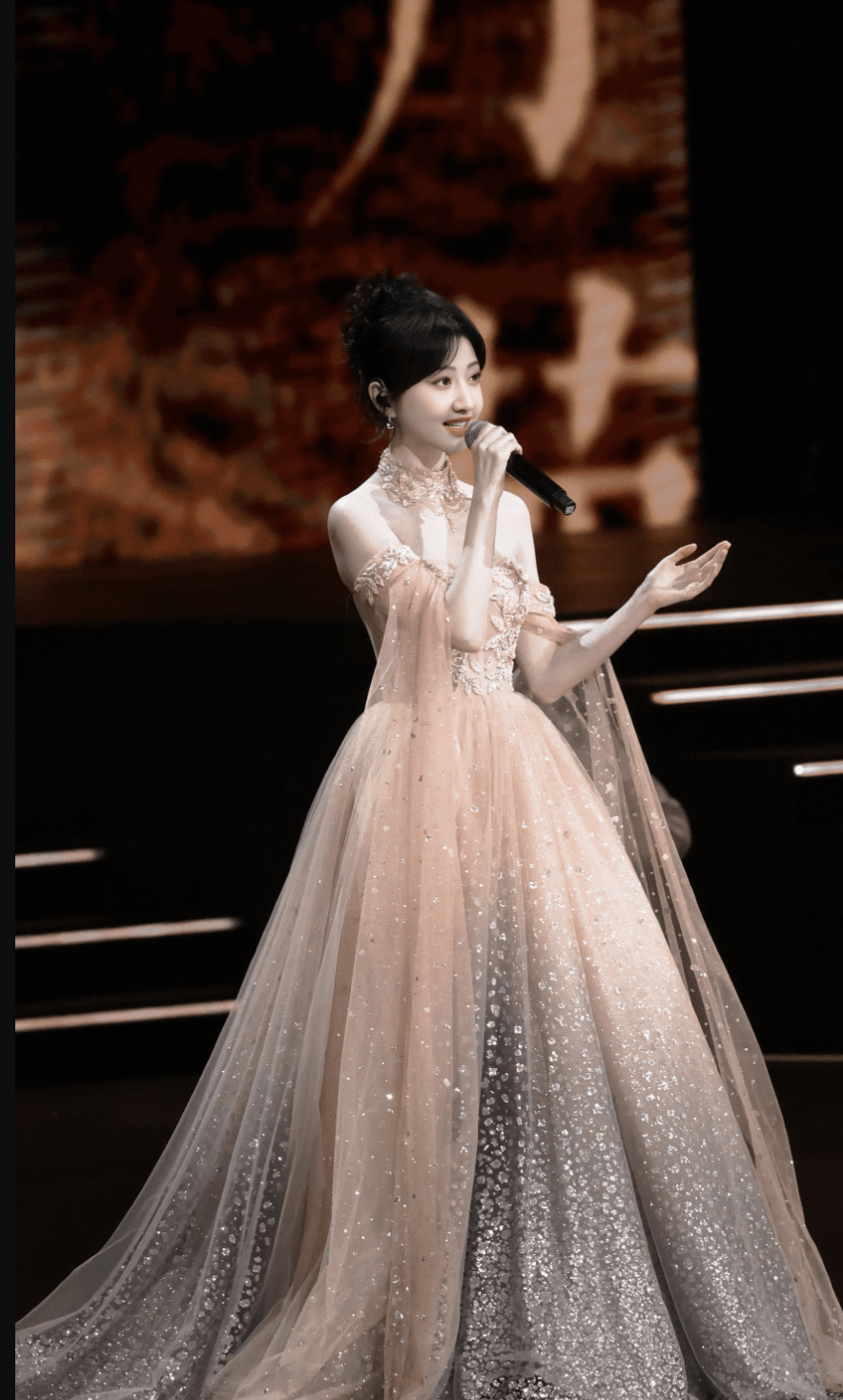 湾区这一夜:刘涛变漂亮了,颖儿陈妍希美到爆,69岁赵雅芝绝了_表演