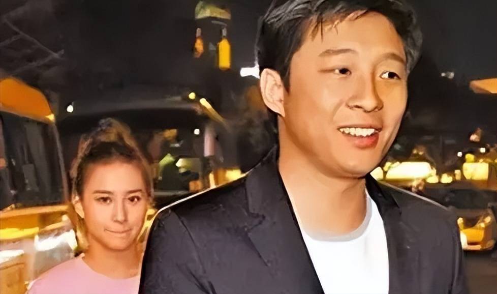 霍启山先是错过章子怡,后又错过了何超莲,如今40岁还是单身一人