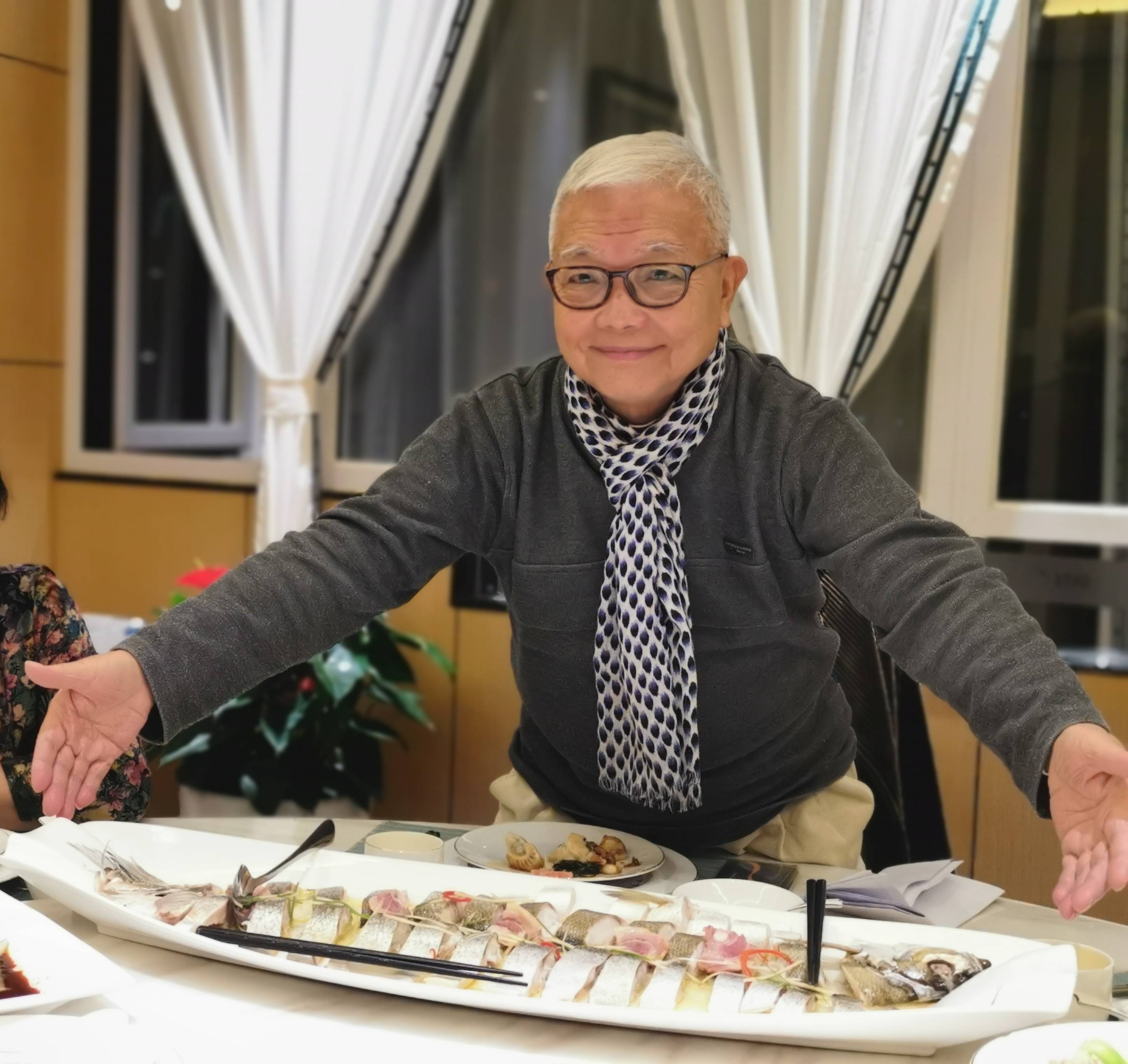 即时照片～陈国义先生祝各位生活幸福,天天有余