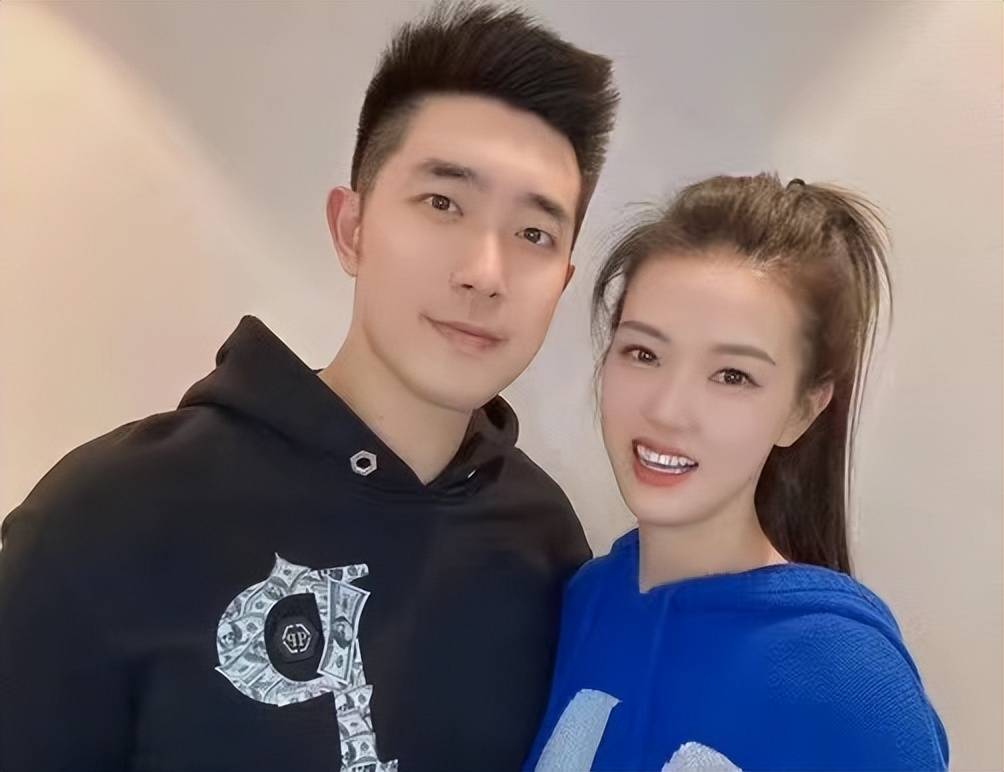 张常宁老公赛后上警车被带走?