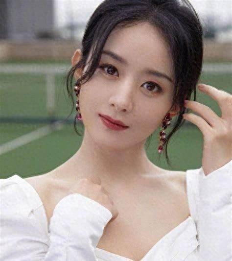 北京时间10月18日中午,中国娱乐圈传来了赵丽颖的消息!