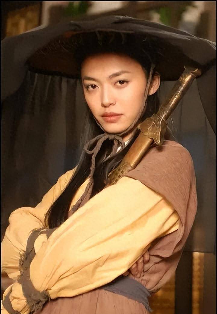 "话题女王"姚晨:被凌潇肃捧红却婚内不忠,遭刘烨曝光