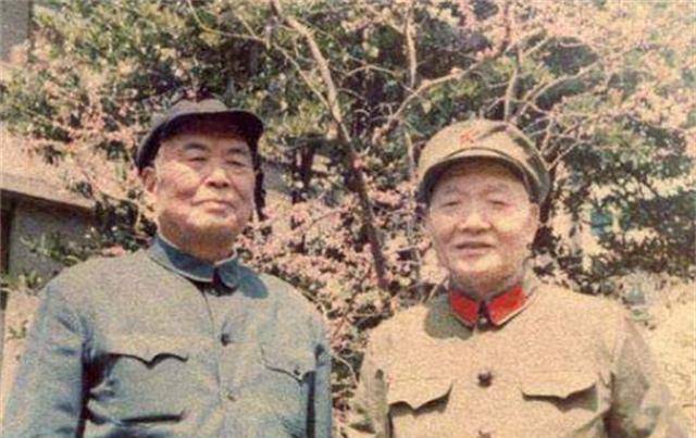 广州军区副司令员吴富善在火车站被"碰瓷,将军说