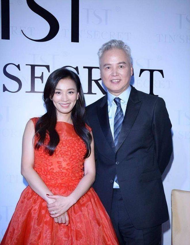 因为张庭曾在节目中抱怨自己的艰辛,没想到他们的身价竟然如此之高