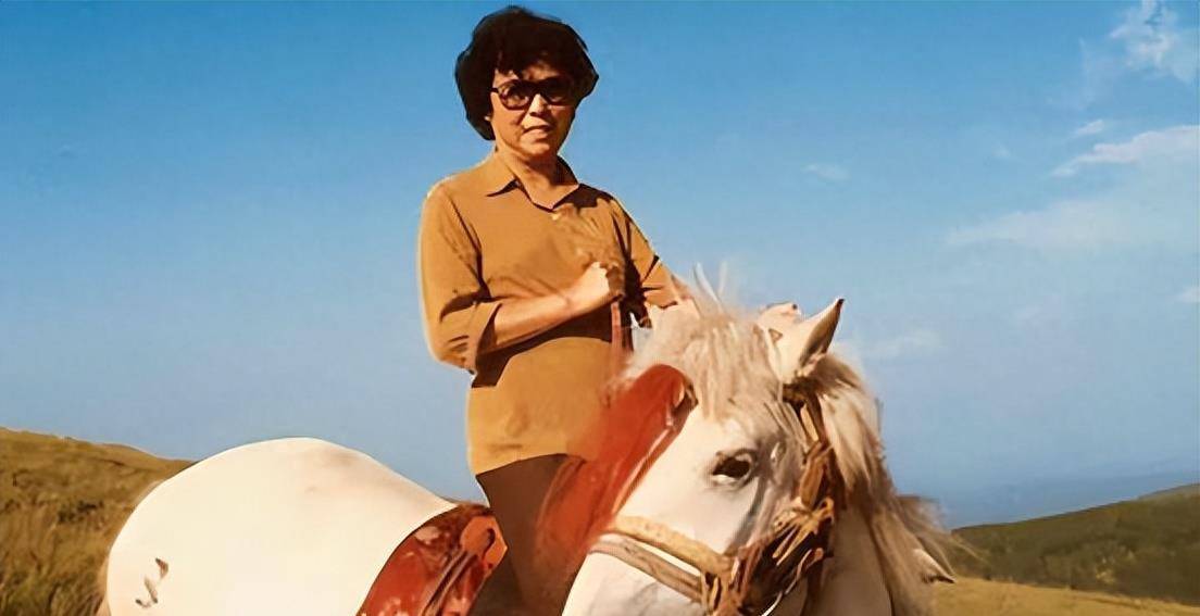 《西游记》导演杨洁的痛:白龙马晚年凄惨,她2次探望却没能相救_因为