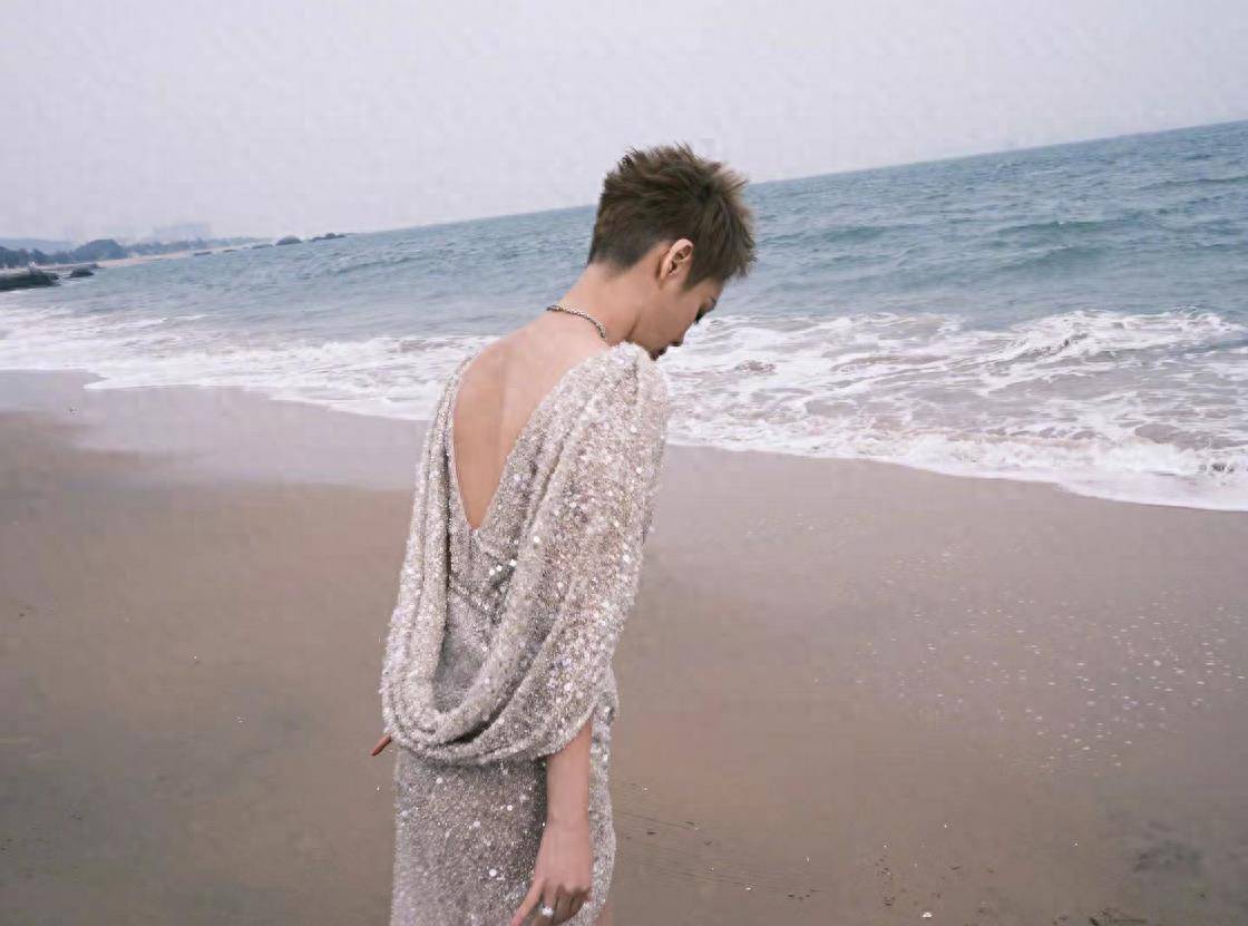 49岁宁静胆子真大!