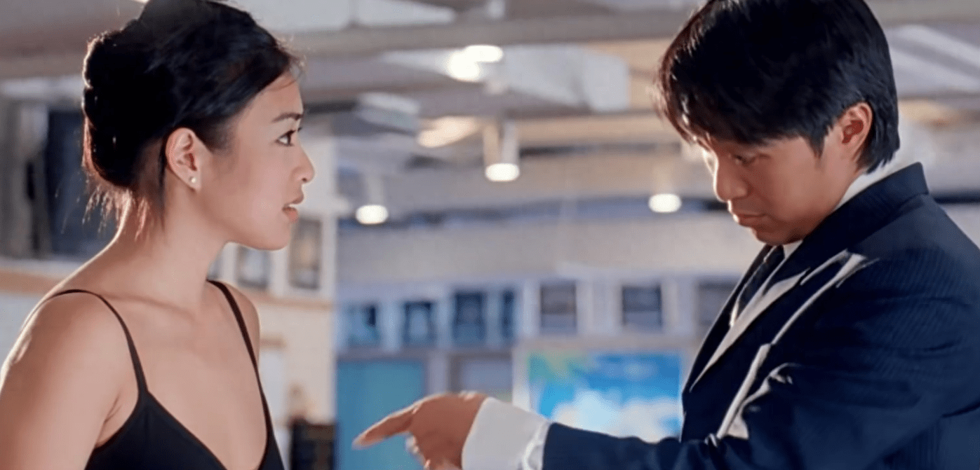 钟丽缇,而这一位一直是以时尚,时尚形象示人,她与星爷合作过四次,分别