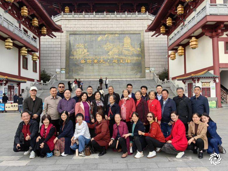 剑阁县开封小学校退休教职工重阳节活动_的发展_建设_中华民族