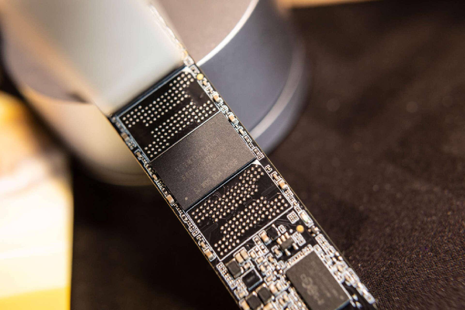 7k高速固态,游戏扩容佳品,台电疾霆pro np700开箱_硬盘_速度_软件