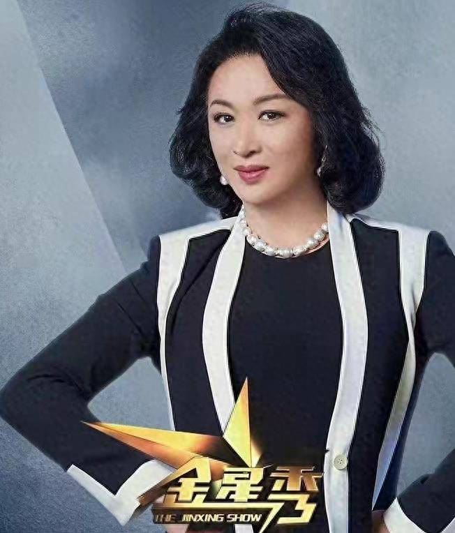 宣传照金星贵妇穿搭女人味十足,一点不见老_色彩_年龄_红色