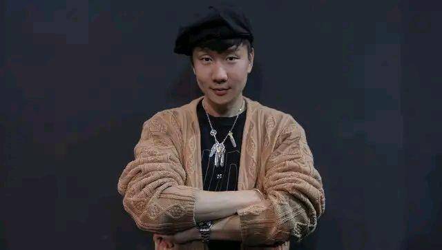 在发生传播效应后,当事人井柏然,林俊杰,包贝尔再到何炅,短短24小时内