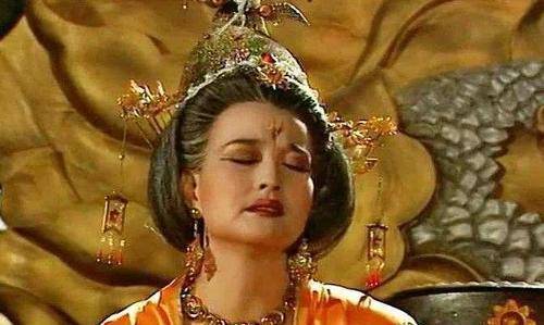 对于武则天的做法,上官婉儿非常心寒,可墨刑已受,这印记难以消去,只得