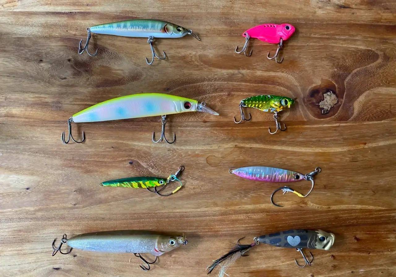 路亚必备的五款拟饵,手感好中鱼率高,老钓手都在用!_鱼儿_铁板_铅笔