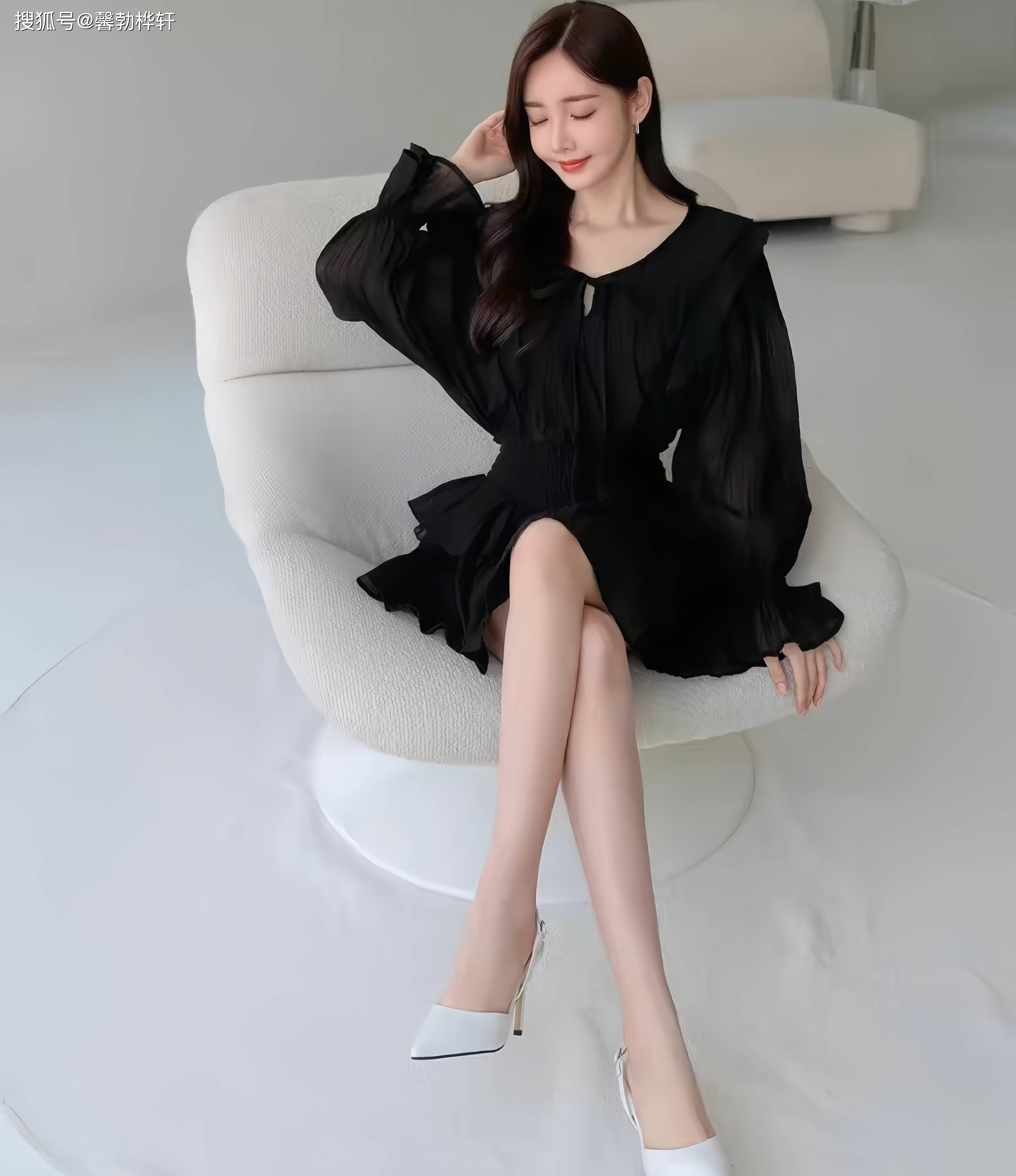 "时尚界新宠:孙允珠魅力黑裙,简约时尚尽显女性魅力!"_造型_短裙_黑色