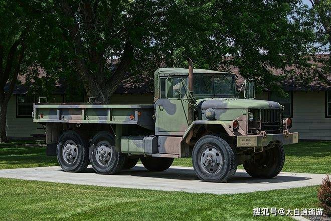 m35系列军用卡车设计和技术简单车辆的路面有效负载能力为 2