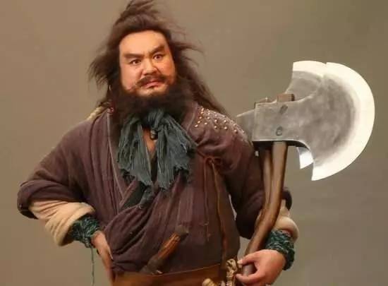 梁山泊兵器谱前十强,李逵的板斧没入围,第一名竟是最普通的东西