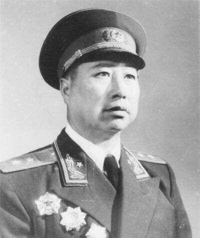 隐姓埋名乡下务农37年,对妻子都不说_吴洪甫_防空_岳振华