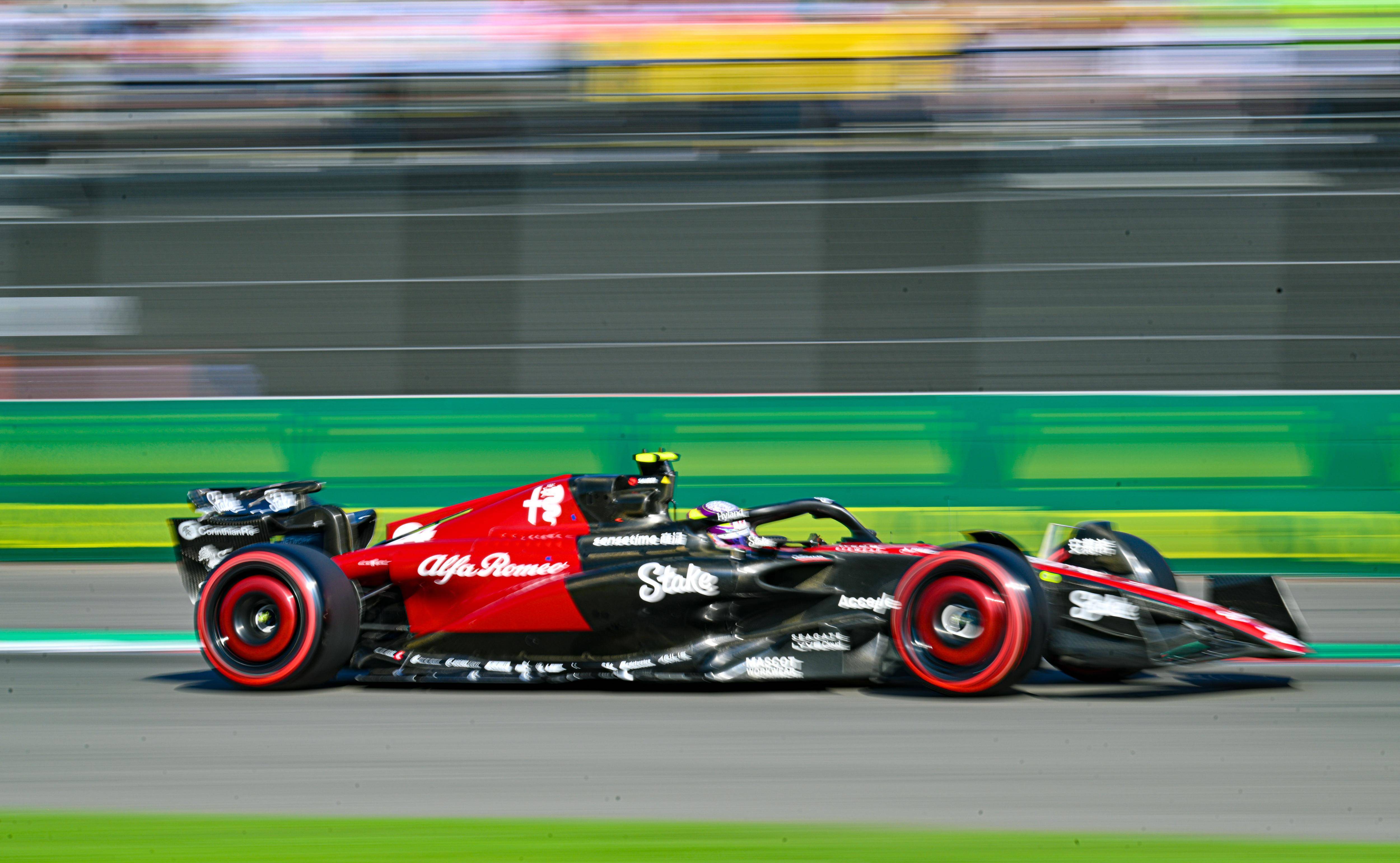 (体育)赛车-f1墨西哥城大奖赛排位赛:勒克莱尔夺得杆位_法拉利车队