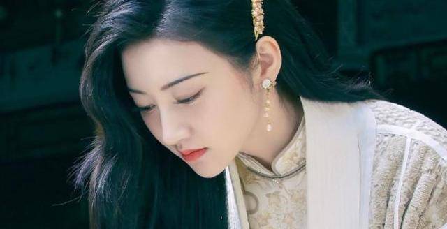 欢瑞也有低头,《沉香如屑》女主被差别待遇,网友吐槽终于认错_造型