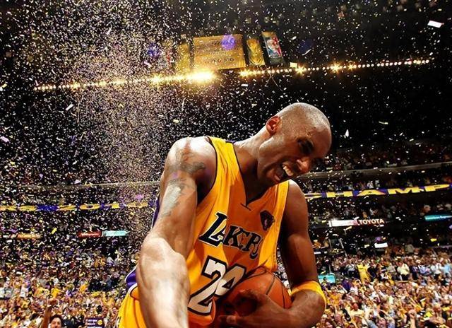 假如nba有人能够比肩乔丹,那只要是科比跟库里,詹姆斯不够资格_球员