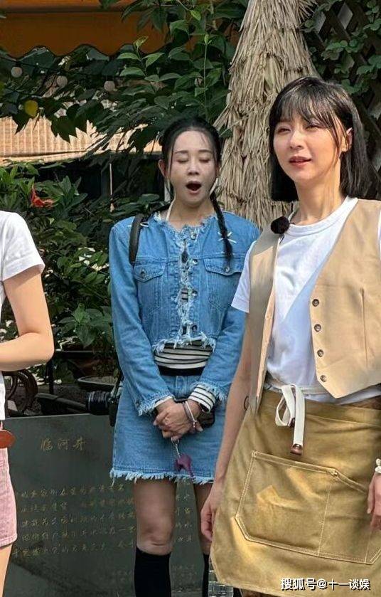 36岁李菲儿近照引热议,身材发福双下巴抢镜,生图撞脸刘晓庆_杨颖_节目