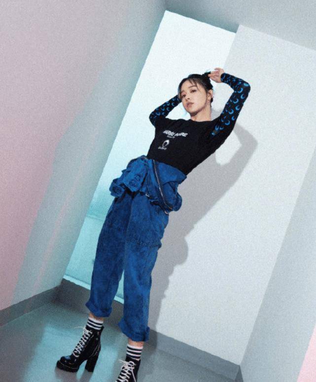 阚清子穿粉红碎花裙,如林间花仙子,梦幻泡影般优雅甜美_白色_造型