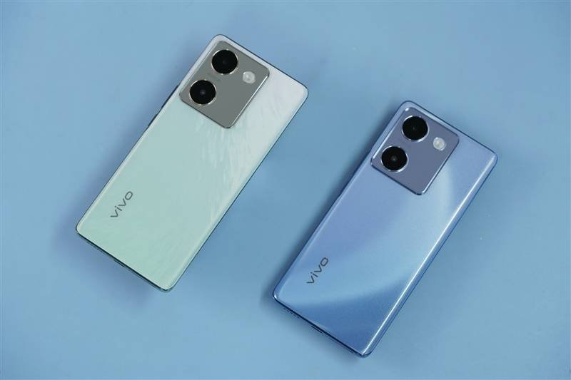 5000mAh电池轻松用一天半！vivo Y100评测：名副其实的千元高颜值续航神机(图1)