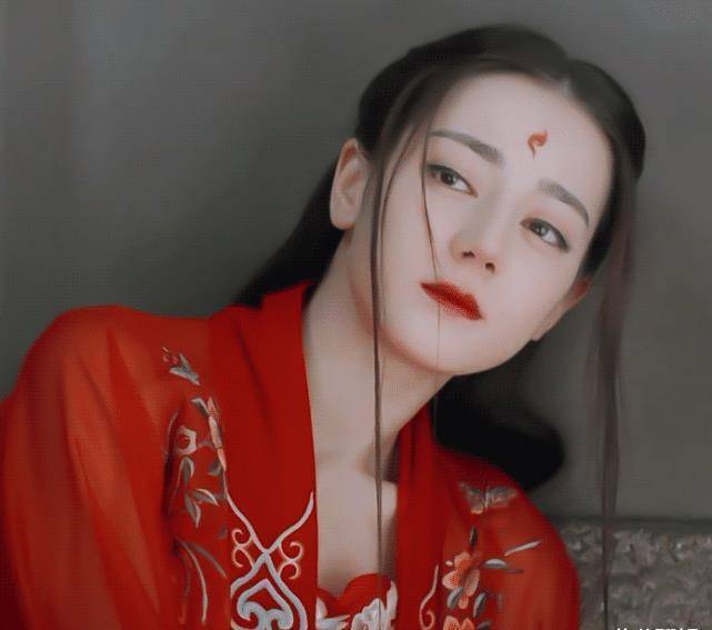 奔跑吧"男嘉宾",虽只有影子却遭全网反对,还没有迪丽热巴爷们_蔡徐坤