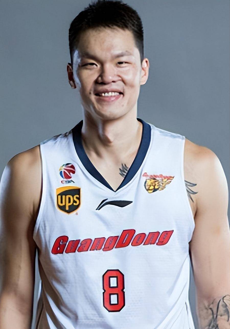 我们再看看李根,身高1.