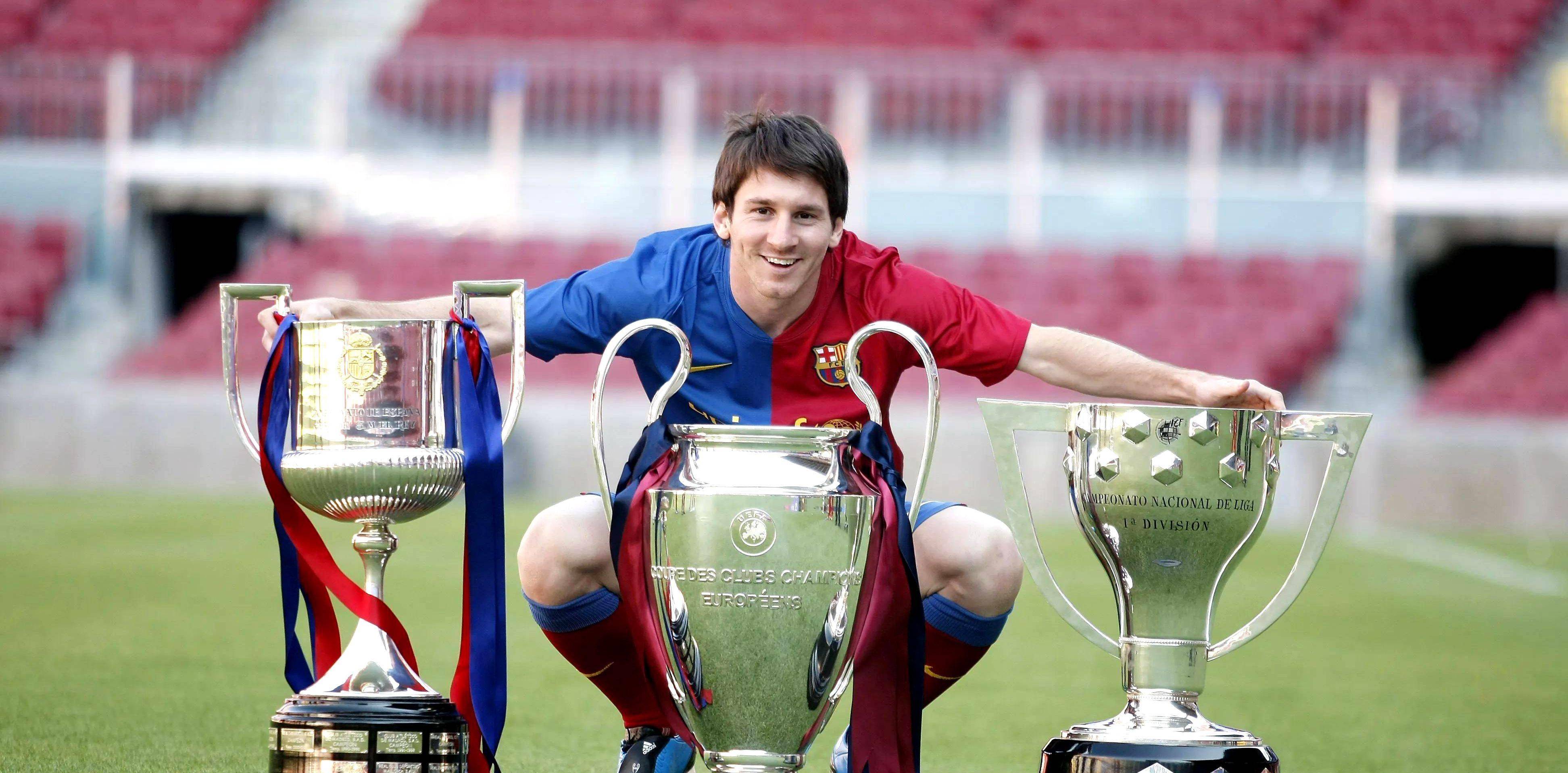 2009年梅西首获金球奖,14年后荣誉等身归来_巴萨_赛季_西甲